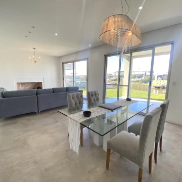 Casa en Venta al Lago - Ceibos, Puertos del Lago
