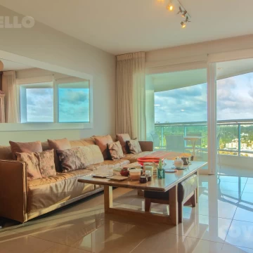 Venta y alquiler departamento de 2 dormitorios y servicio - Playa Mansa