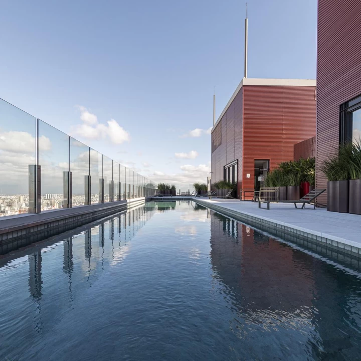 Studio en alquiler con balcón en Quartier del Bajo - Torre 2