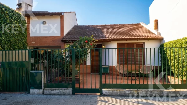 Casa en venta, gran pileta, quincho y parque 3 520 y 521 Tolosa