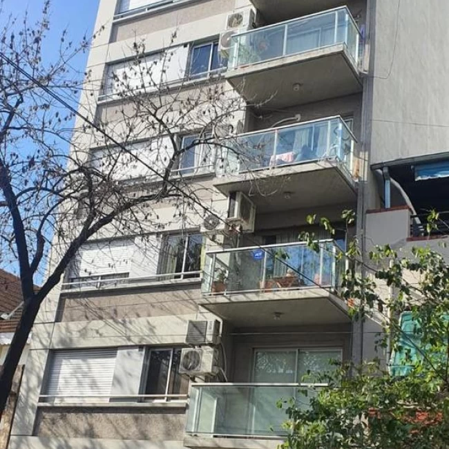 DEPARTAMENTO 2 AMBIENTES CON TERRAZA PROPIA
