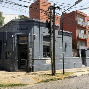Casa venta San Isidro 3 dormitorios Local. Excelente zona.