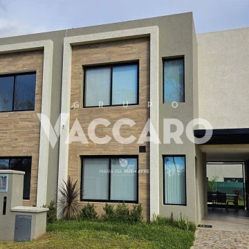 Casa en venta, 4 ambientes en Ituzaingó Barrio Cerrado con amenities