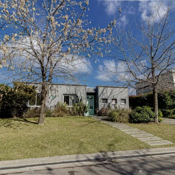 Venta | Casa con 3 dormitorios en lote interno | La Comarca, Troncos del Talar