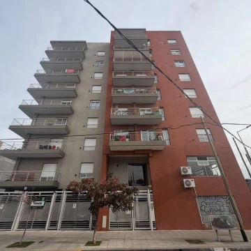 Alquiler departamento 2 ambientes con balcón en Morón