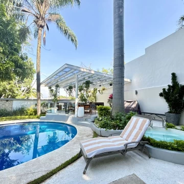 Casa en VENTA COMO INVERSIÓN ,Fraccionamiento Parques Sumiya,Jiutepec, Morelos.