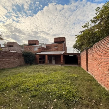 SE VENDE CASA DE DOS DORMITORIOS 