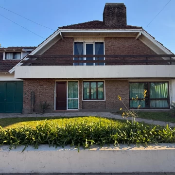 Casa en venta en Jauregui