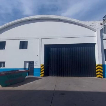 Excelentes naves industrial de 3000 m2 cubiertos en Hurlingham
