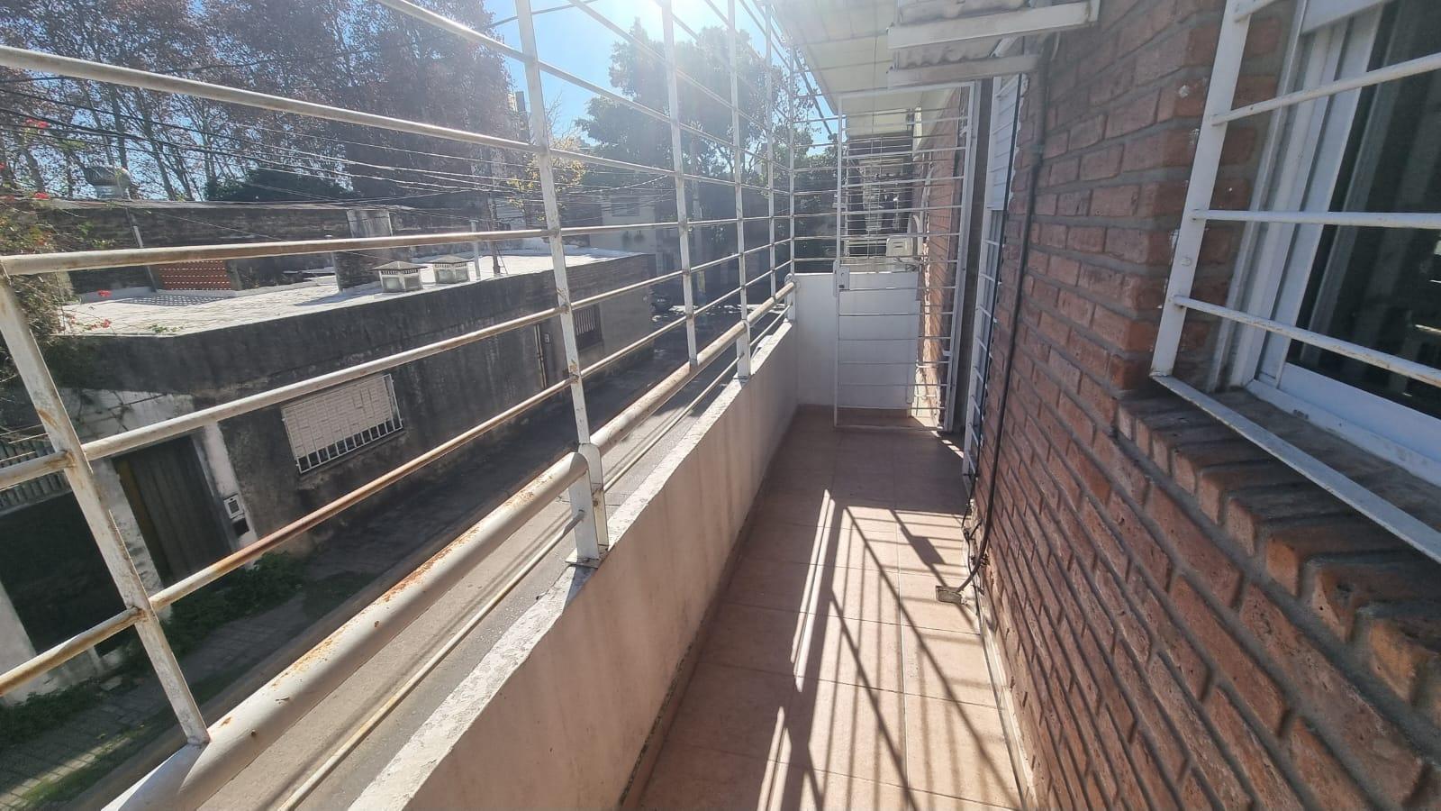 balcon con rejas