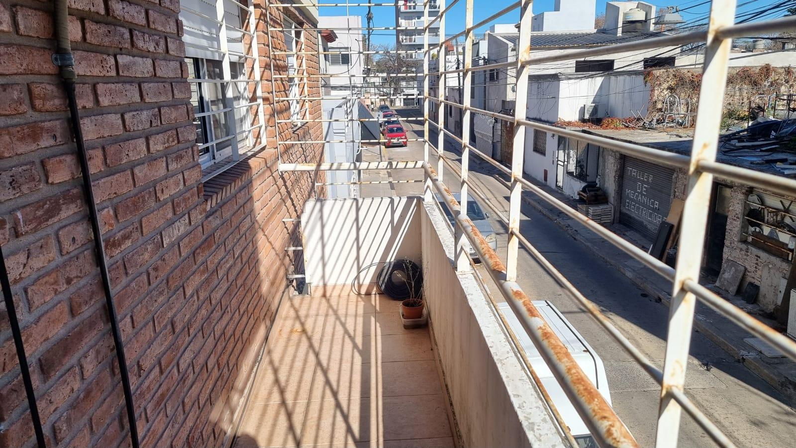 balcon con rejas