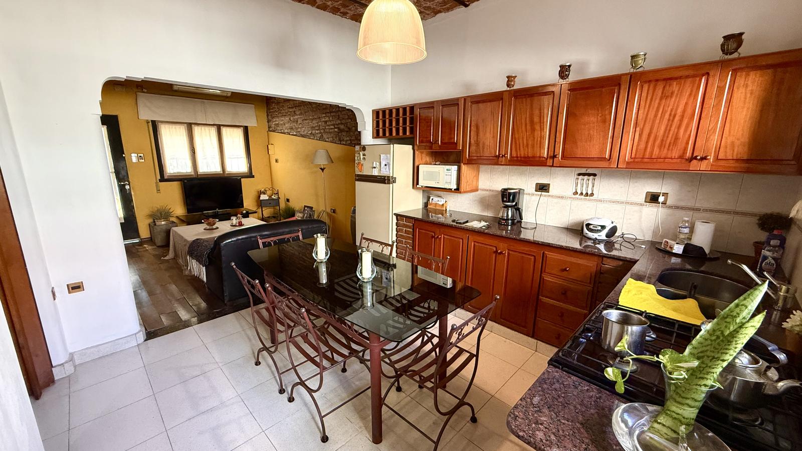 Casa en venta de dos dormitorios - Rosario, Azcuénaga