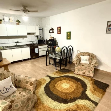 Departamento en venta de pasillo de dos dormitorios - Rosario, Azcuénaga