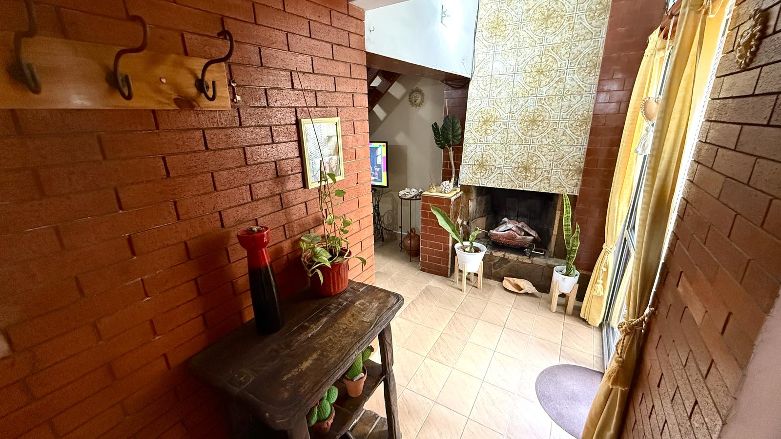 Departamento en venta de pasillo de dos dormitorios - Rosario, Azcuénaga