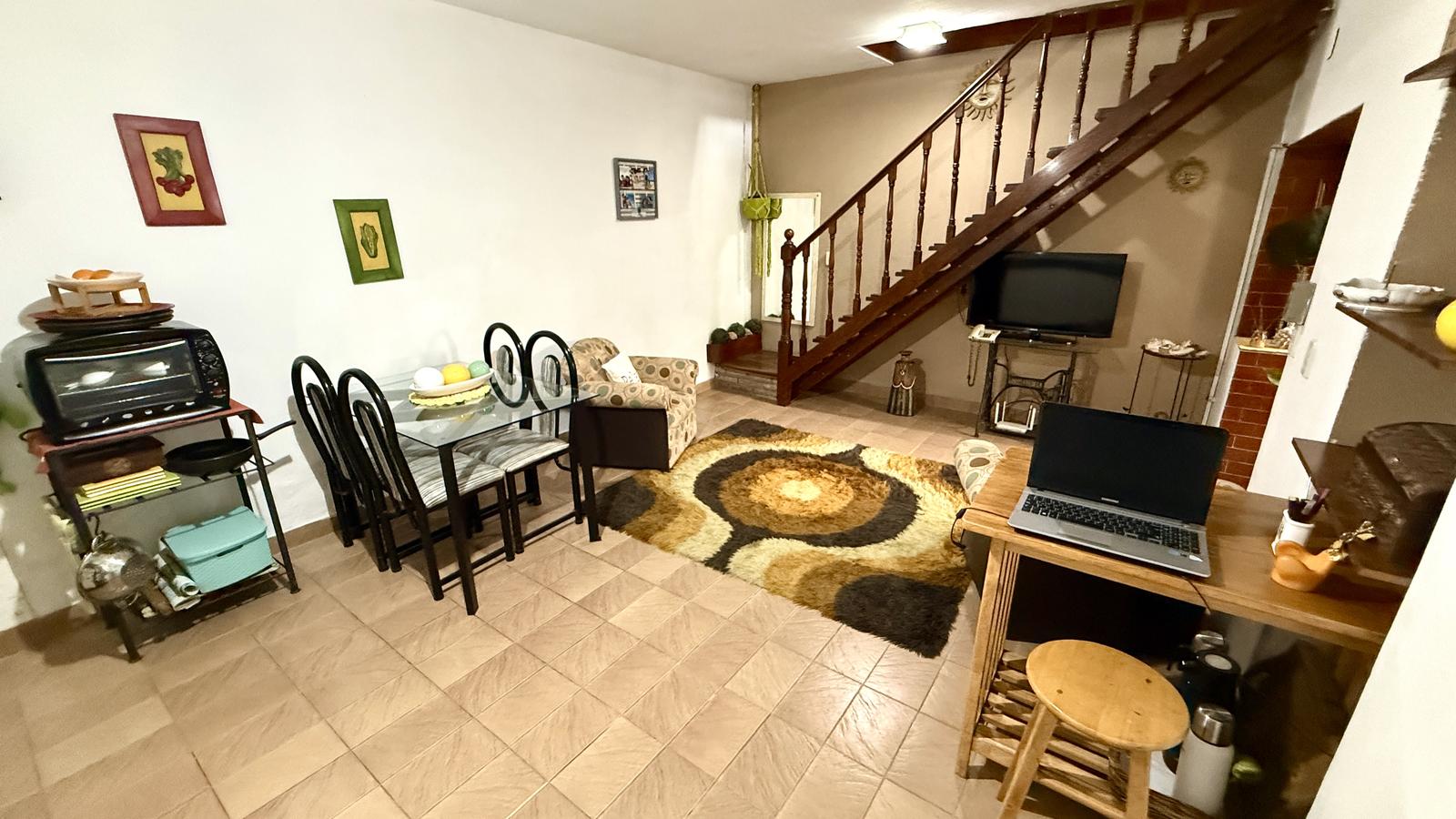 Departamento en venta de pasillo de dos dormitorios - Rosario, Azcuénaga