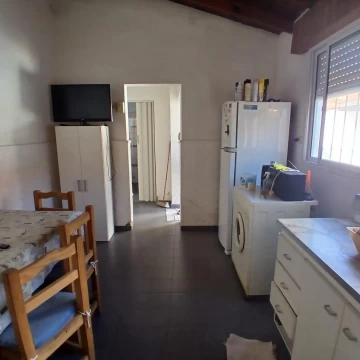 Casa - Terreno - Venta - 6 ambientes - Patio - Parrilla - Ideal desarrollador