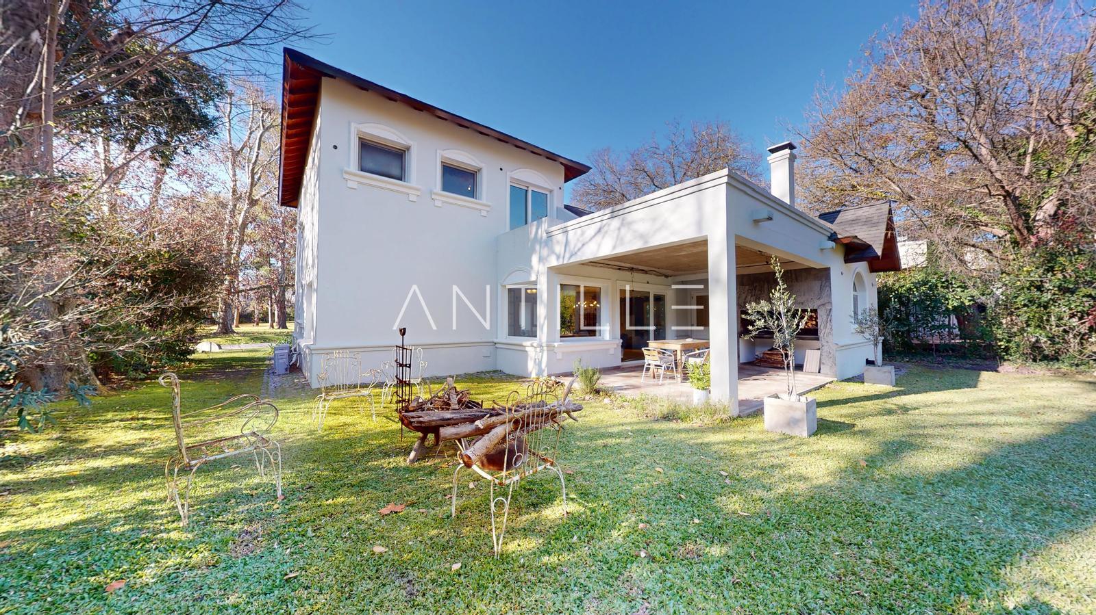 FACHADA CASA EN VENTA EN ABRIL CLUB DE CAMPO, HUDSON