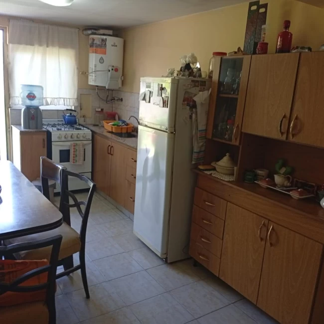 Casa  4 ambientes en Banfield Este venta
