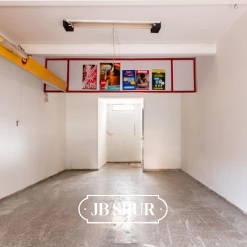 Casa + 2 Locales a la venta en Av. Fuera Aerea 3160