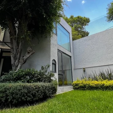 CASA EN RENTA EN BOSQUES DE LAS LOMAS