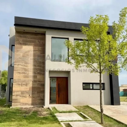 Casa  en Venta en Vila Marina I, Villanueva, Tigre