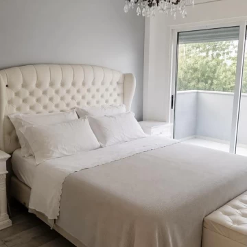 Departamento en  Villa Urquiza de 3 ambientes al frente con patio muy luminoso