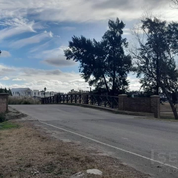 Venta de 1 Hectárea en Carabassa, Pilar. Estancias del Pilar
