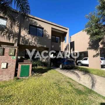 Townhouse 4 Ambientes en Venta