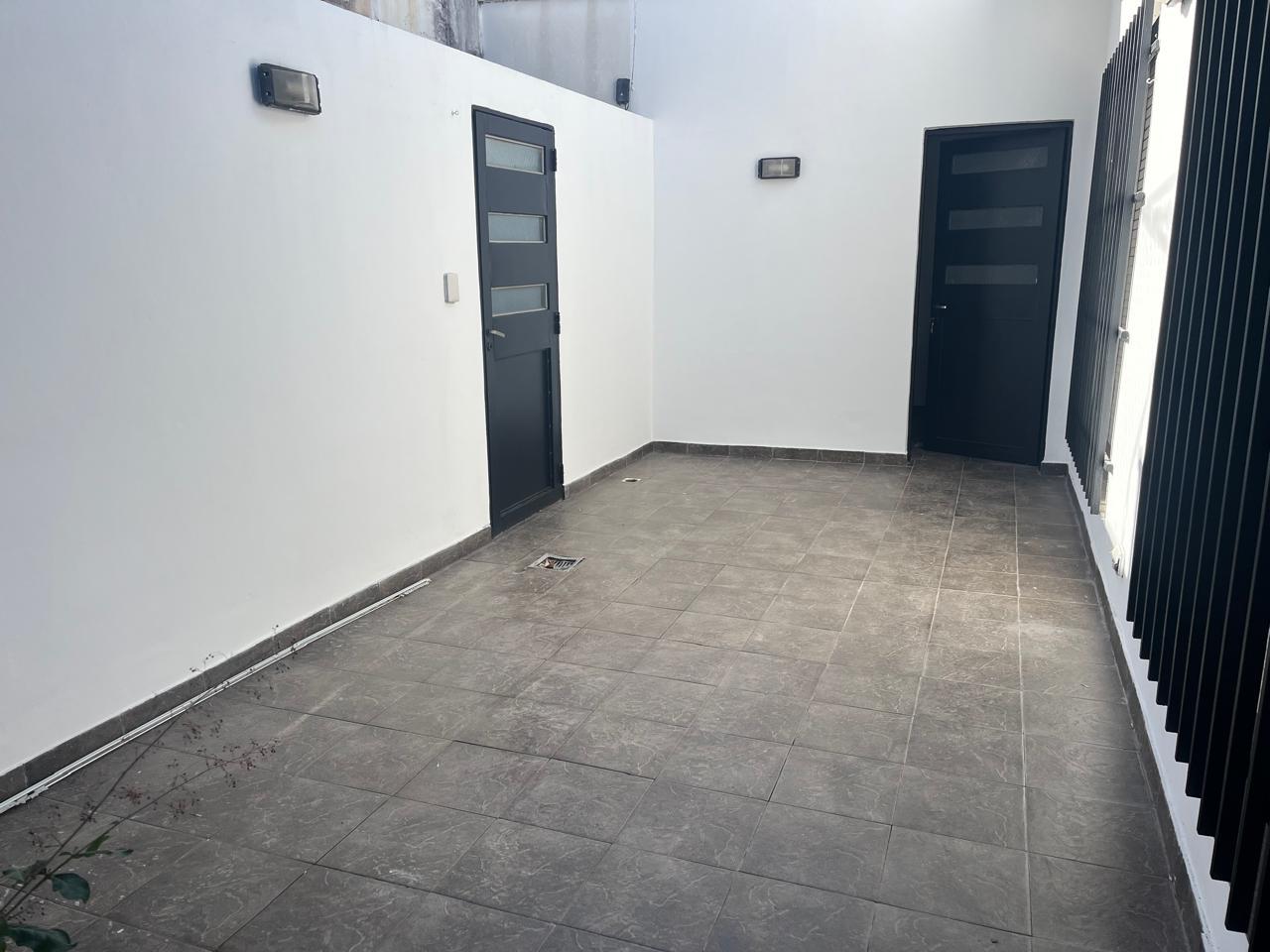 patio puerta a lavadero