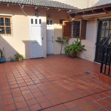 Casa, VENTA,  LLavallol, lomas de zamora, patio, cochera, parrilla, garage, tres ambientes, jardín