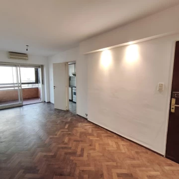Semipiso con balcon al frente 2 dormitorios living cocina separada Rosario