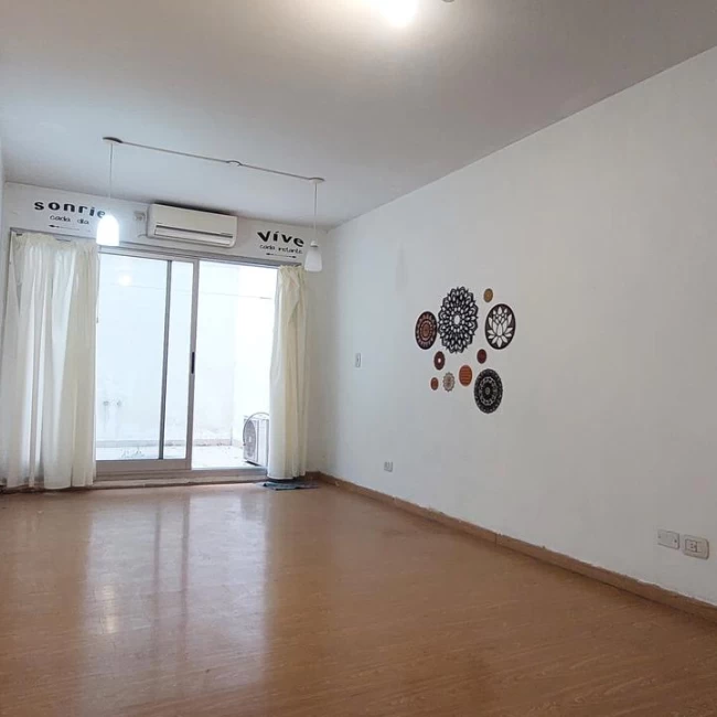 Venta de Depatamento de 2 ambientes con patio en San Nicolás