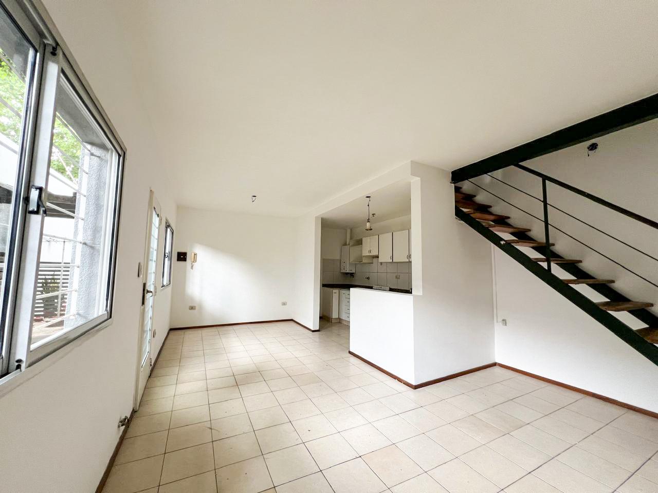 Departamento dúplex de 2 dormitorios en Echesortu