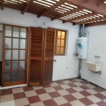 Departamento tipo PH 2 amb con patio