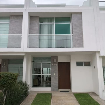 CASA EN VENTA EN MARIANO OTERO