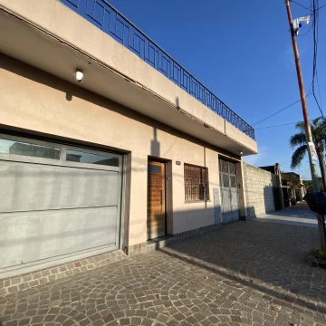 PH  de 3 ambientes en Ramos Mejia con cochera, patio, parrilla y terraza