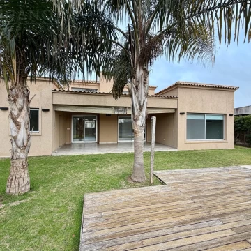 Venta Casa al rio, 4 ambientes, Barrio San Marco, Villanueva, Tigre 
