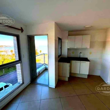 Alquiler Apartamento de 1 dormitorio en  Rambla costanera. Colonia del Sacramento.