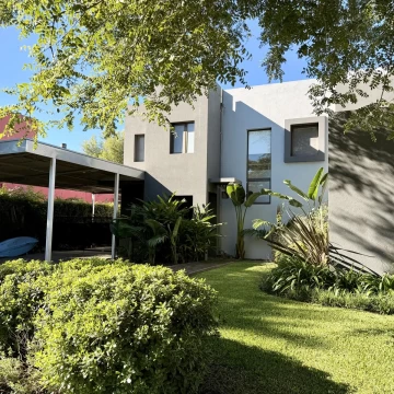 Venta | Casa en Lote al Golf | San Isidro Labrador, Villanueva