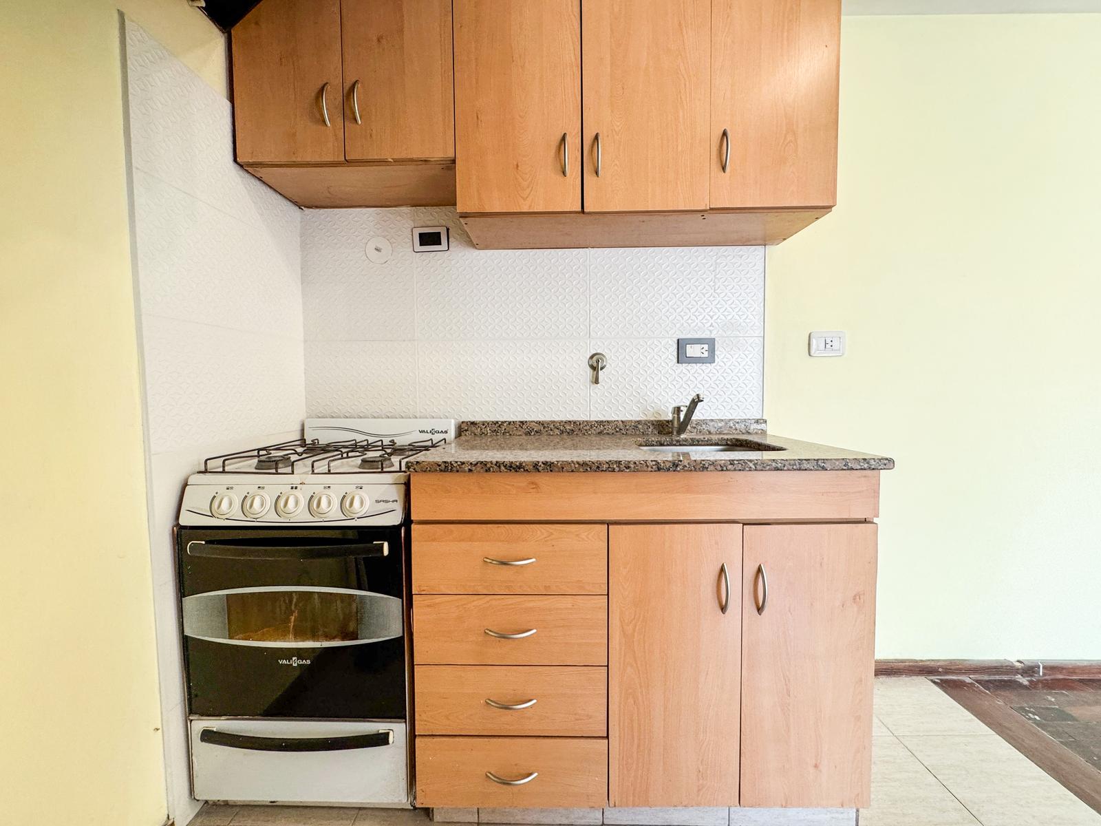 Departamento dúplex de pasillo dos dormitorios en venta