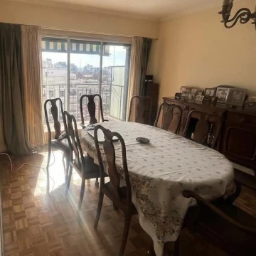 Departamento 4 ambientes piso alto vista abierta en Flores