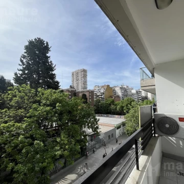 2 ambientes al frente con balcón en  alquiler en Las Cañitas