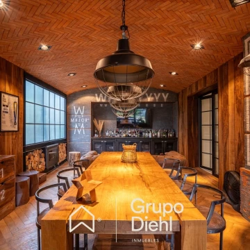 Casa central, funcional y moderna EN VENTA en Lomas de La Carolina