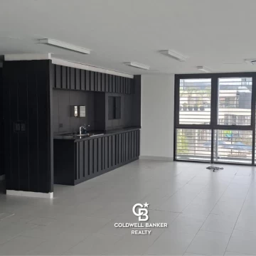 Oficina en primer piso Garden Mall