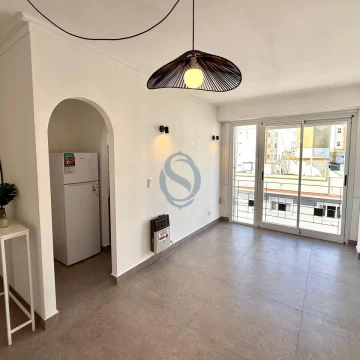 Venta - Departamento dos ambientes con balcon frances - Tucuman 2619