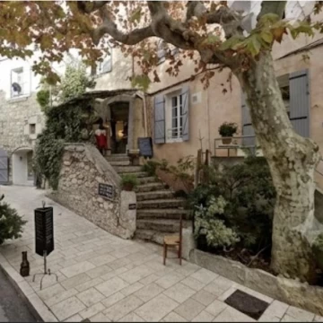 LA CADIERE D'AZUR COEUR VILLAGE   1 APARTEMENT SUPER INVESTMENT !!!