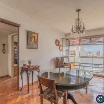 Piso Alto - Luminoso Departamento con Amplio Balcón al Frente