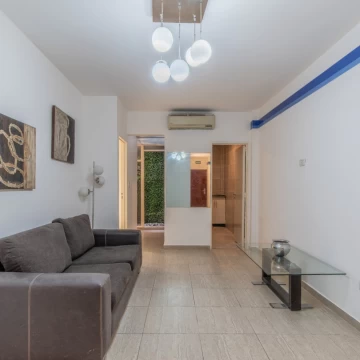 VENTA CONSULTORIO/OFICINA 3 AMBIENTES PLANTA BAJA AL CONTRAFRENTE EN PALERMO