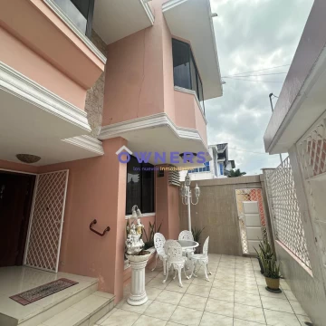 VENTA CASA 2 PISOS 5 DORMT LA GARZOTA SEGURIDAD (JLR)