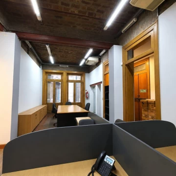 Oficina comercial apta vivienda Pasaje de la Piedad